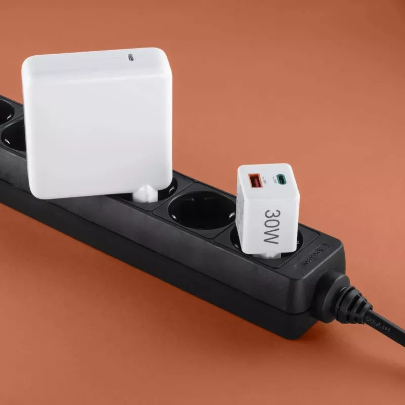 Hama 00201992 mobiliojo įrenginio įkroviklis Smartphone Baltas AC Greitasis įkrovimas Viduje, Lauke