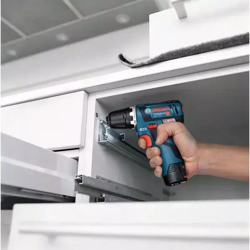 Bosch 1 x GBA 12V 2,0Ah + 1 x GBA 12V 4,0Ah + GAL 12V-40 Professional akumuliatorių įkroviklis