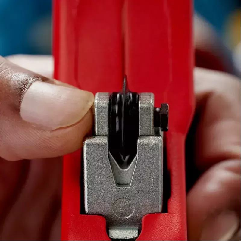 Vamzdžių pjovimo įrankis Knipex 90 31 03 BK, tinka variui, žalvariui, plienui