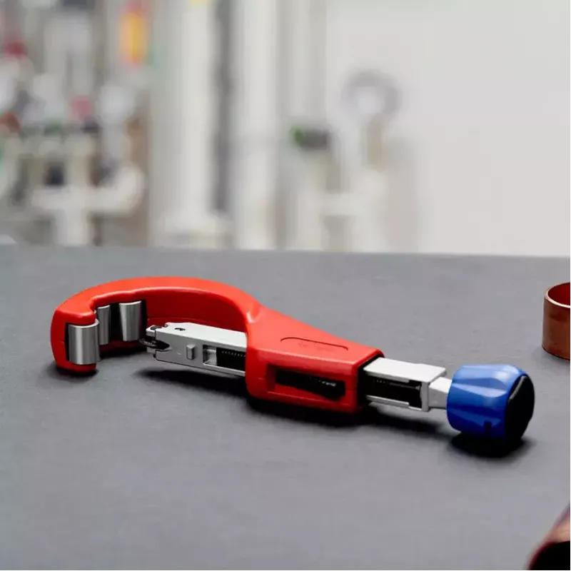 Vamzdžių pjovimo įrankis Knipex 90 31 03 BK, tinka variui, žalvariui, plienui