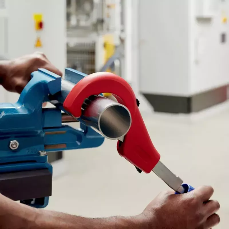 Vamzdžių pjovimo įrankis Knipex 90 31 03 BK, tinka variui, žalvariui, plienui