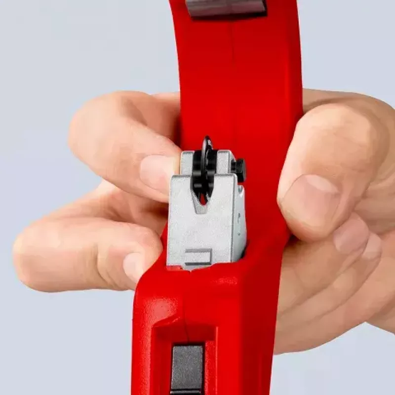 Vamzdžių pjovimo įrankis Knipex 90 31 03 BK, tinka variui, žalvariui, plienui