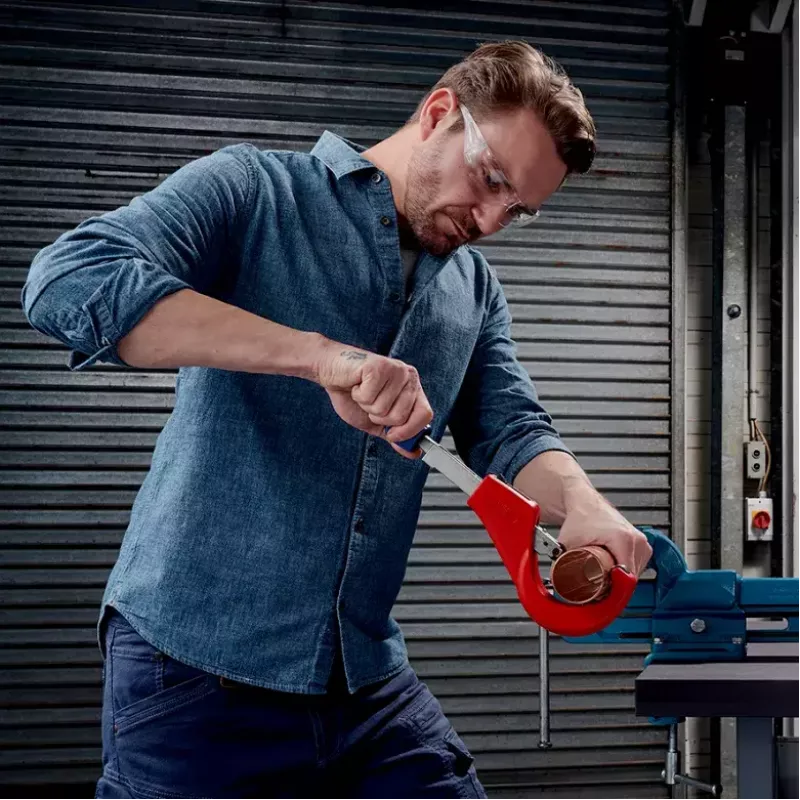 Vamzdžių pjovimo įrankis Knipex 90 31 03 BK, tinka variui, žalvariui, plienui
