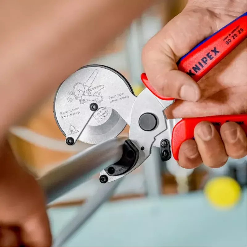 Vamzdžių žirklės Knipex 90 25 25, aliuminio, juodos/mėlynos/raudonos, 210 mm