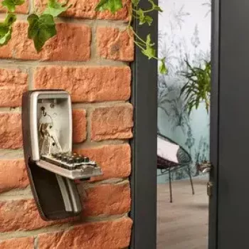 Sieninis seifas MASTER LOCK 5423EURD