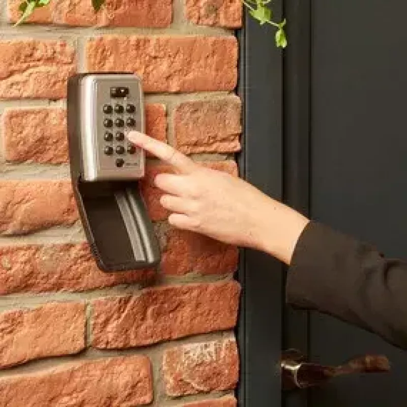 Sieninis seifas MASTER LOCK 5423EURD