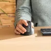 R-Go HE Break juoda belaidė Bluetooth vertikali pelė dešiniarankiams, S dydžio