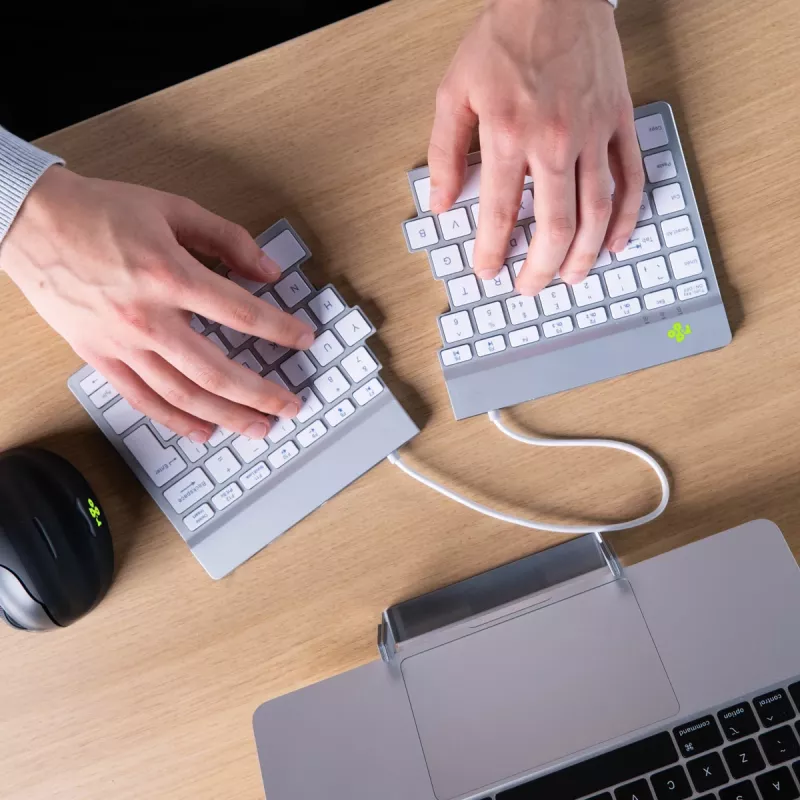 R-Go Tools ergonominė klaviatūra R-Go Split Break su pertraukų programine įranga, ergonominė išskleidžiama klaviatūra, QWERTY (US), Bluetooth, balta