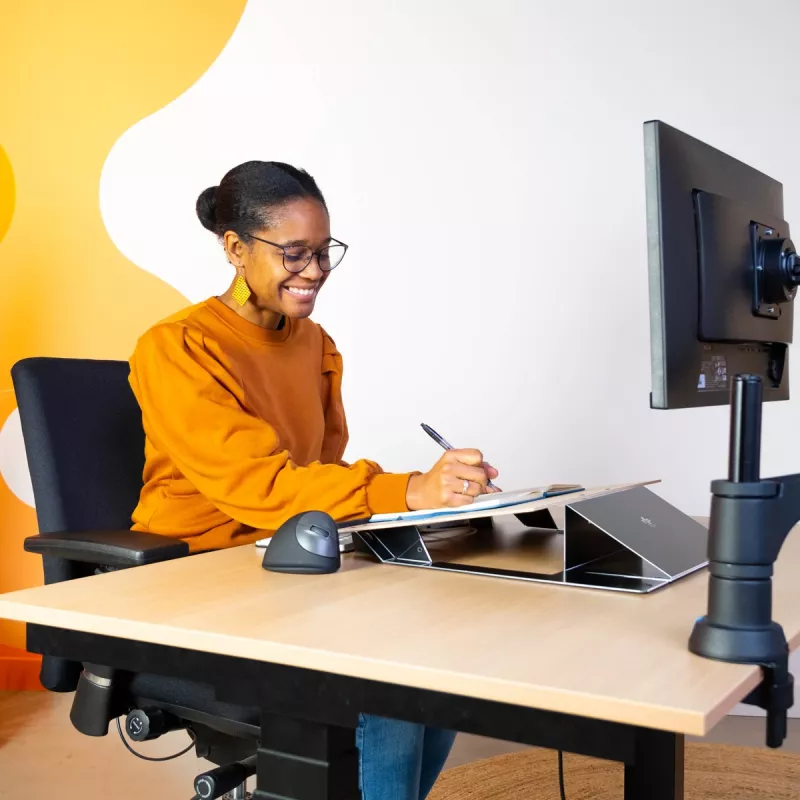R-Go Tools dokumentų laikiklis R-Go Read2Write, tinkamas skaitymui ir rašymui, ergonomiškas, su minkšta putplasčio riešo atrama, matinis akrilas