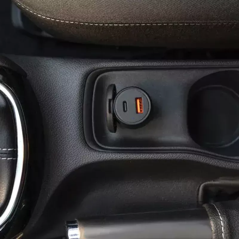 Automobilinis įkroviklis 4smarts VoltRoad Ultimate 65W+18W USB-C PD + USB-A QC nešiojamam kompiuteriui, išmaniajam telefonui, planšetei