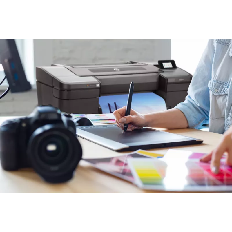 HP DesignJet Z9+dr 44 colių PostScript spausdintuvas su vertikaliu pjaustytuvu