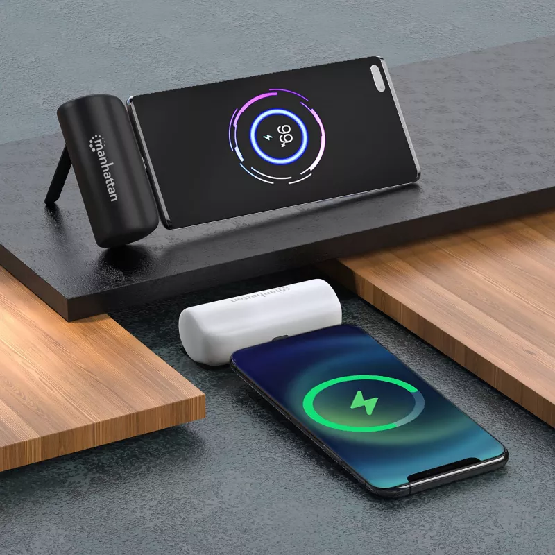 Manhattan nešiojamas powerbank su integruotu USB-C kištuku, 5000 mAh, iki 10W išvestis, stovelis, juoda, 1 metų garantija