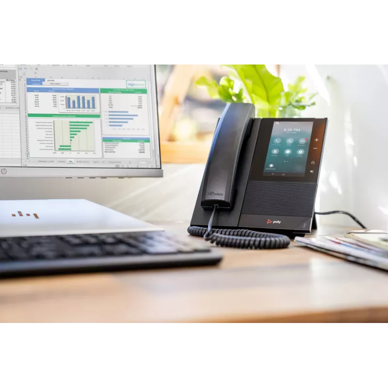 HP Poly CCX 500 versijinis daugialypės terpės telefonas su atviru SIP ir PoE palaikymu