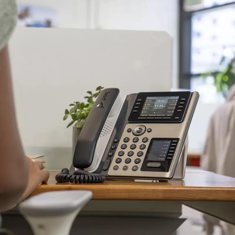 IP telefonas POLY Edge E400 8 linijų laidinis ragelis Juodas