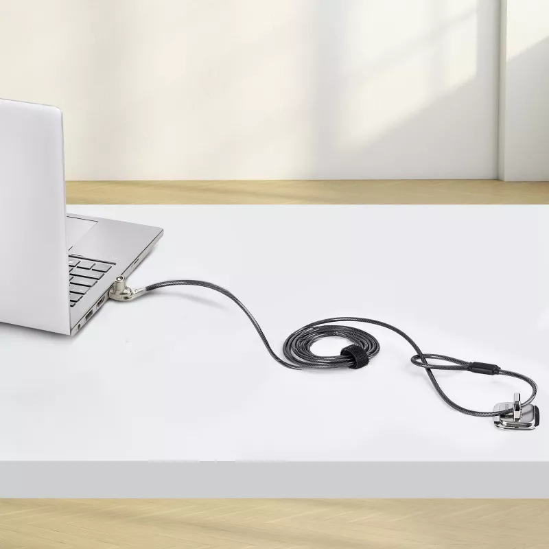 StarTech.com Slim Lock Noble Wedge® suderinama spyna, 1,5 m fiksavimo kabelis, apsauga nuo vagystės nešiojamam kompiuteriui, pjovimui atsparus plieninis kabelis, raktinė spyna
