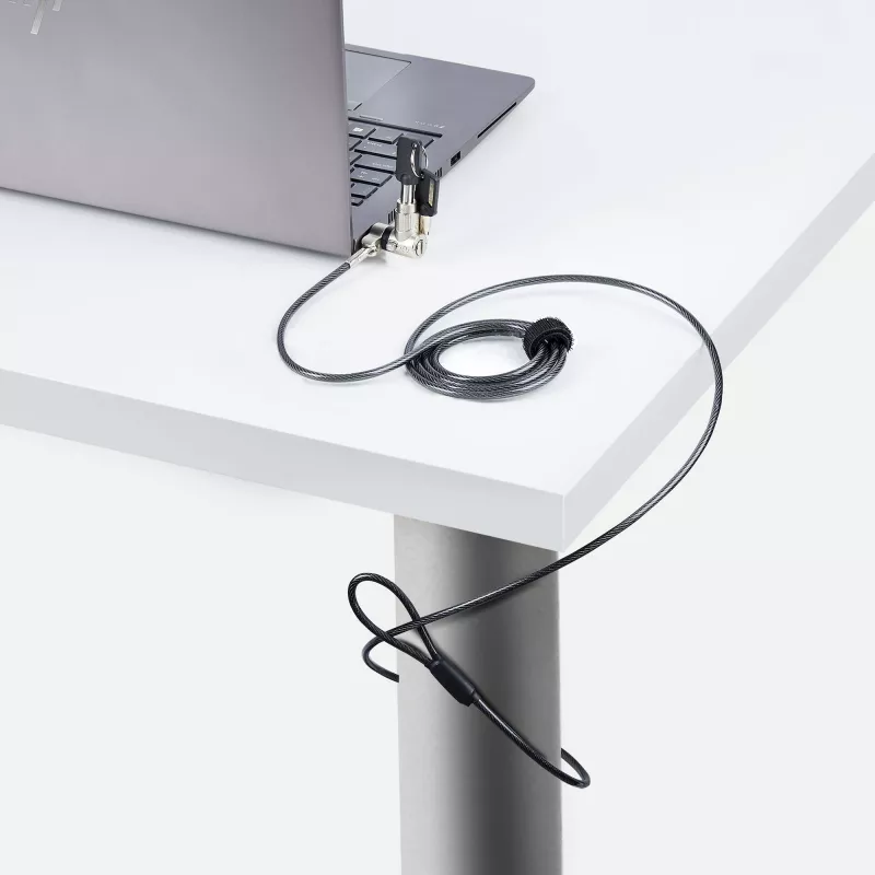 StarTech.com 3-in-1 Universal Laptop Lock 6.6ft (2m) – universalus nešiojamojo kompiuterio užraktas su pagrindiniu raktu