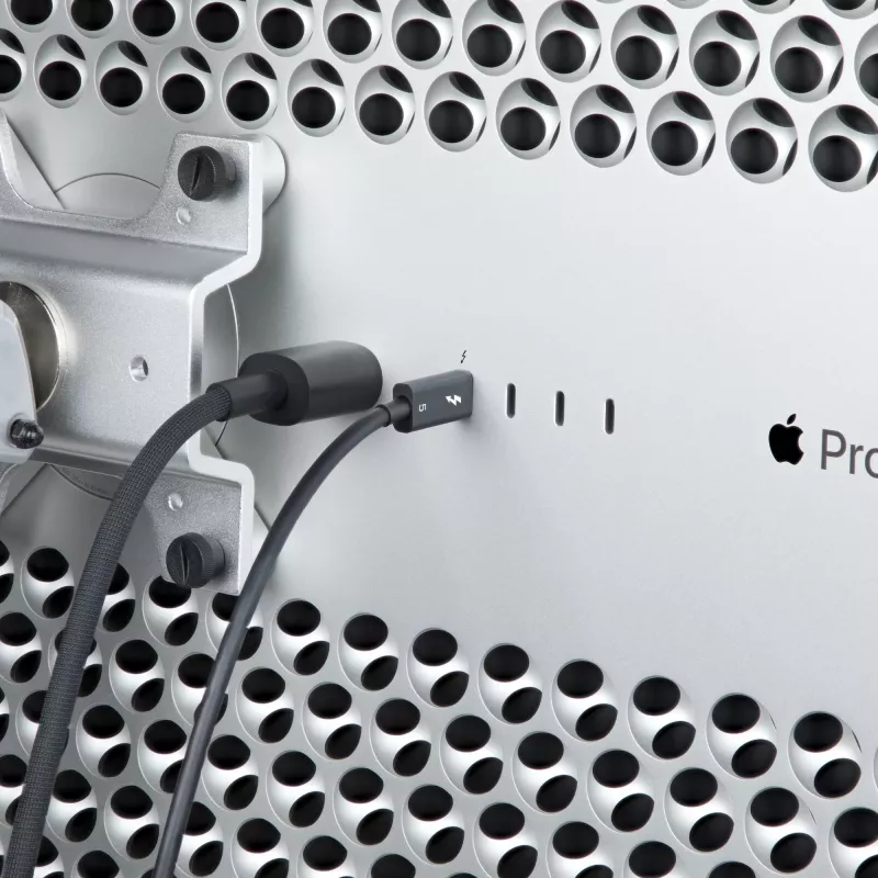 StarTech.com 2,6 pėdų (80 cm) Thunderbolt 5 kabelis, 80 Gbps / iki 120 Gbps, 240 W PD, 8K 60 Hz, sertifikuotas Thunderbolt kabelis – suderinamas su Thunderbolt 4 / USB4 / USB-C