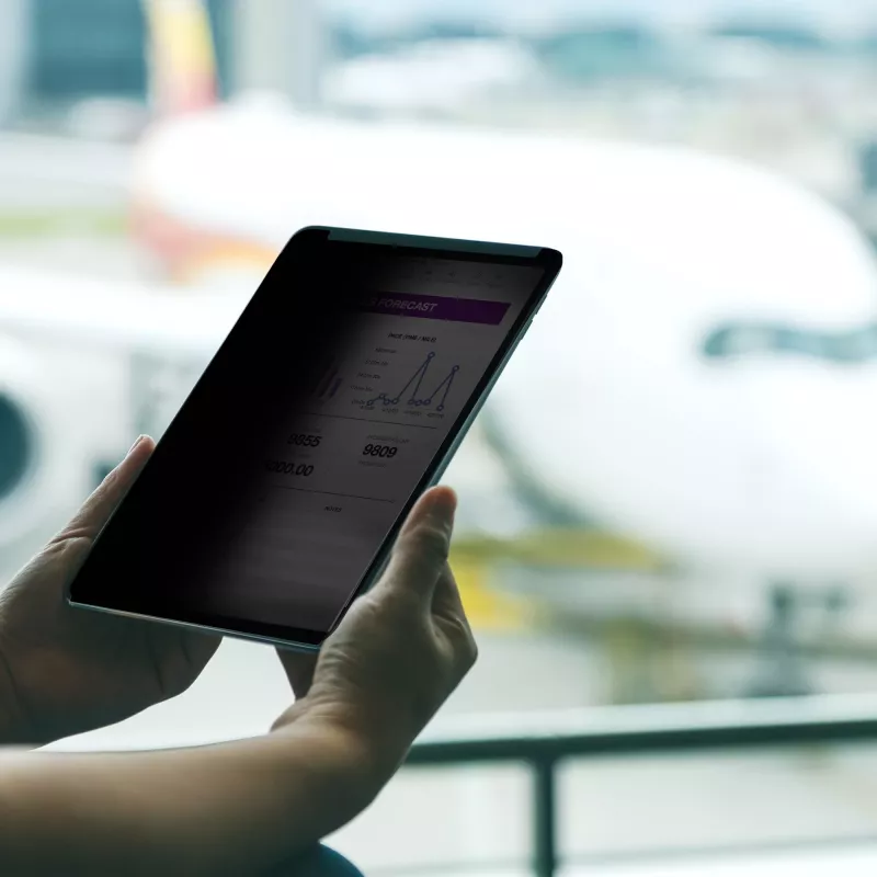 StarTech.com 4 krypčių privatumo ekrano apsauga, skirta 12,9 colio iPad Pro (3 kartos ir naujesnėms), portretinei / kraštovaizdžio orientacijai, liečiama, +/- 30 laipsnių matymo kampas, blokuoja iki 51 % mėlynos šviesos, matinis