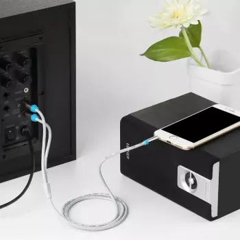 Garso kabelis Vention BCFBJ 2 x RCA – 3,5 mm mini-jack, 5 m, juodas, auksuoti kontaktai, PVC apvalkalas