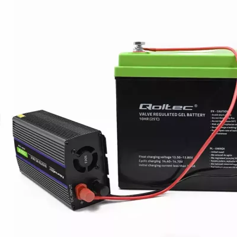 Įtampos keitiklis QOLTEC Monolith 600 W – 12 V į 230 V, USB PD 18 W, automobiliui/patalpoms, juodas