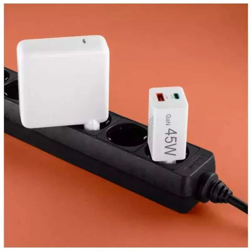 Hama 00201993 45 W greitasis sieninis įkroviklis su USB-C ir USB-A, balta