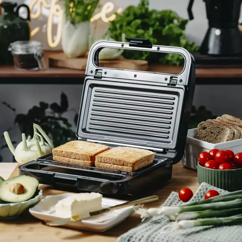 Sumuštinių keptuvė 2-in-1 Adler AD 3070b — 850 W, 2 plokštės, juoda