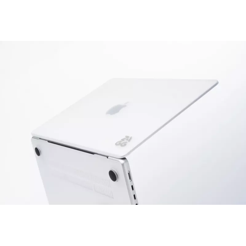 Kietas dėklas Zagg MacBook Pro 16 M3/M2/M1 Clear – skaidrus apsauginis apvalkalas