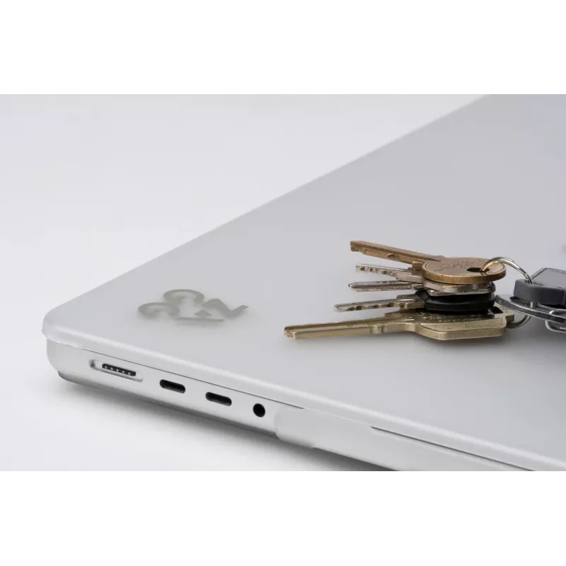 Kietas dėklas Zagg MacBook Pro 16 M3/M2/M1 Clear – skaidrus apsauginis apvalkalas