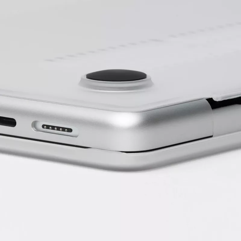 Kietas dėklas Zagg MacBook Pro 16 M3/M2/M1 Clear – skaidrus apsauginis apvalkalas