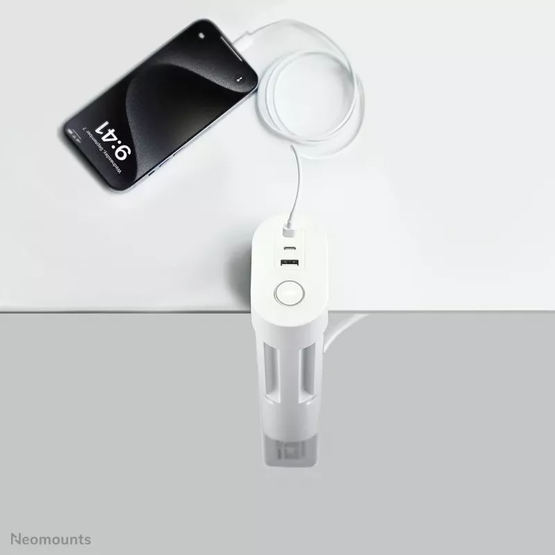 Neomounts DS22-840WH6 stalinis kištukinis lizdas su spaustuku, USB-C ir USB-A prievadais – greitas įkrovimas