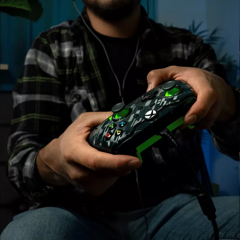 PDP Wired Controller: Neon Carbon, Skirta Xbox ir Windows 10/11