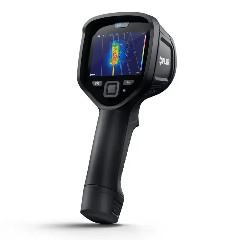 Termovizijos kamera Flir Systems E8-PRO — 320×240 px, NETD 40 mK, IFOV 1,8 mRad, 3,5 colių ekranas, metalinis korpusas, juoda