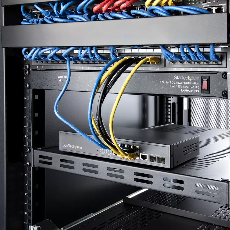 StarTech.com ADJSHELFHDV 1U reguliuojamo gylio ventiliuojama lentyna serverio stovui – 150 kg talpa, 19,5–38 col. gylis, 27,5 col. gylio