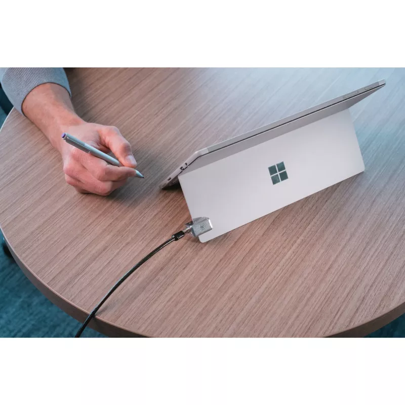 Kensington Keyed Cable Lock spyna su kabeliu, skirta Surface Pro ir Surface Go, 1,8 m, Kensington, raktinis, anglinis plienas, juoda, sidabrinė