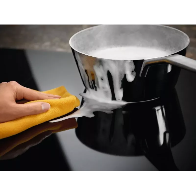 Electrolux Serie 300 LIT30231C Juoda Įmontuojama 29 cm Zoninė indukcinė kaitlentė 2 zonos