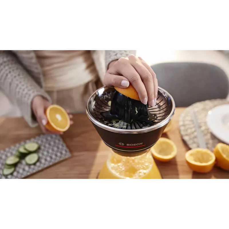 Citrusinė spauda Bosch MCP72GPB – elektrinė citrinų spauda, nerūdijantis plienas, 1 L talpa, juoda