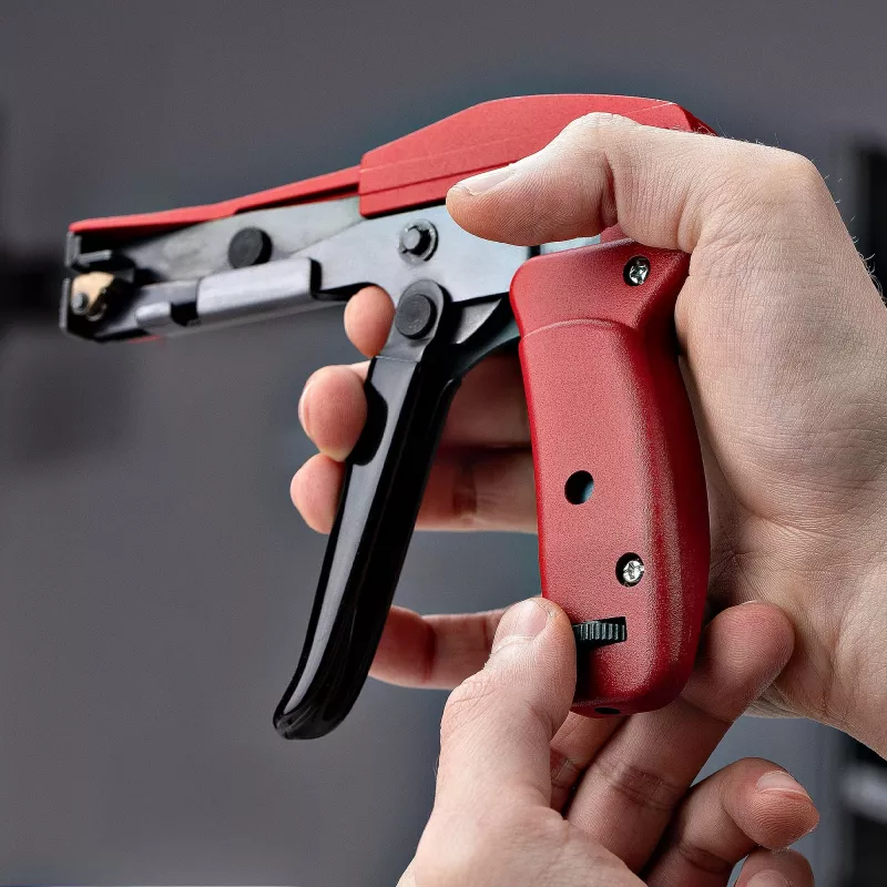 Įrankis kabelių raiščiams StarTech.com, nailoninių užtraukiamųjų raiščių pistoletas, įtempimo ir pjovimo įrankis, tinka 2,4–4,8 mm raiščiams, TAA
