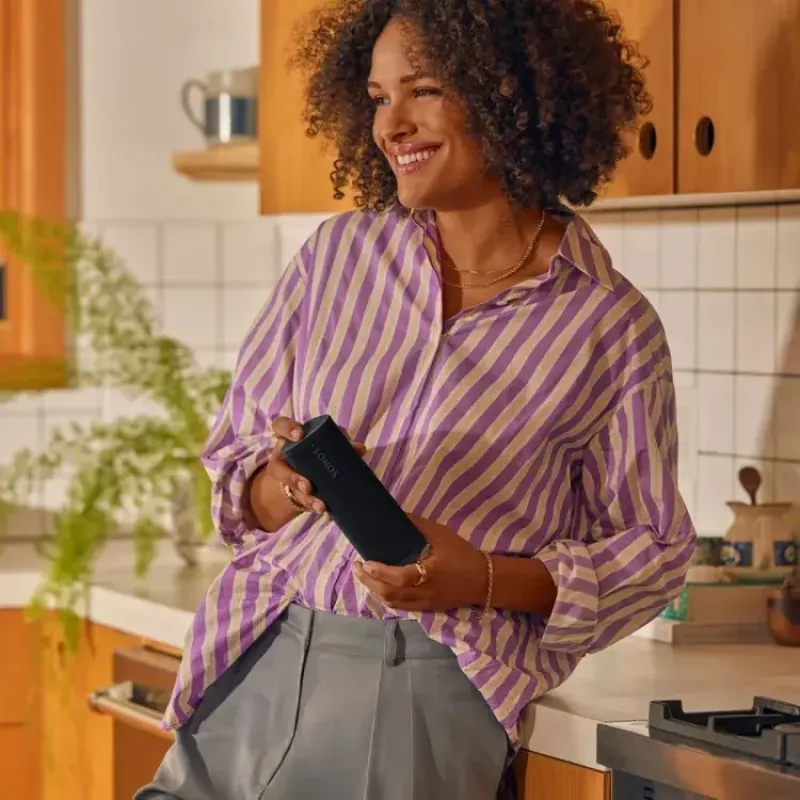 Nešiojamas stereo garsiakalbis Sonos Roam 2 juodas