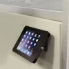 StarTech.com Secure Tablet Stovas – Tvirtinamas prie stalo ar sienos, juodas, 24,6 cm (9,7 colio), 9,7 colio iPad, plienas, 1,3 cm, Raktas