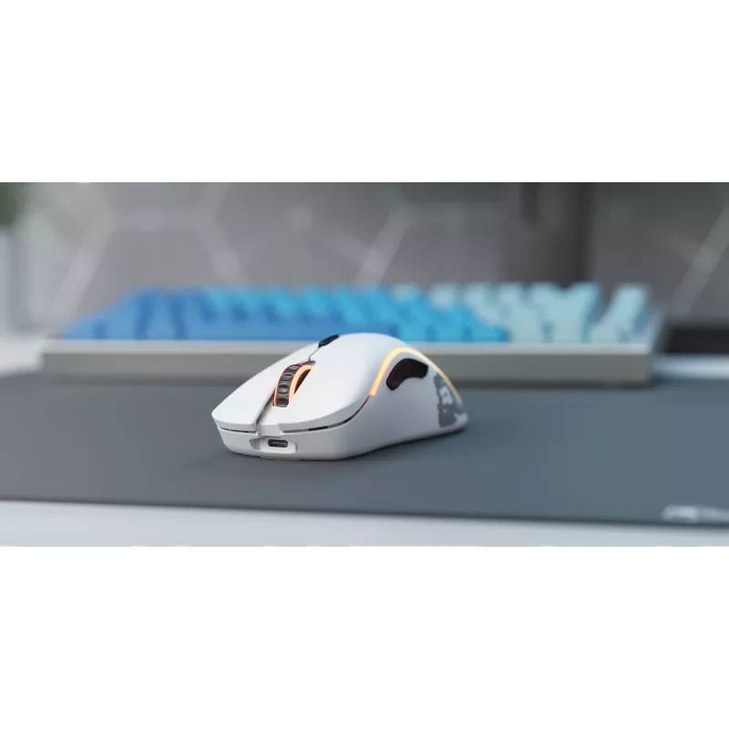 Glorious Gaming Glorious Model D Wireless – Matinė balta, dešinei rankai, belaidis RF, 19000 DPI, balta