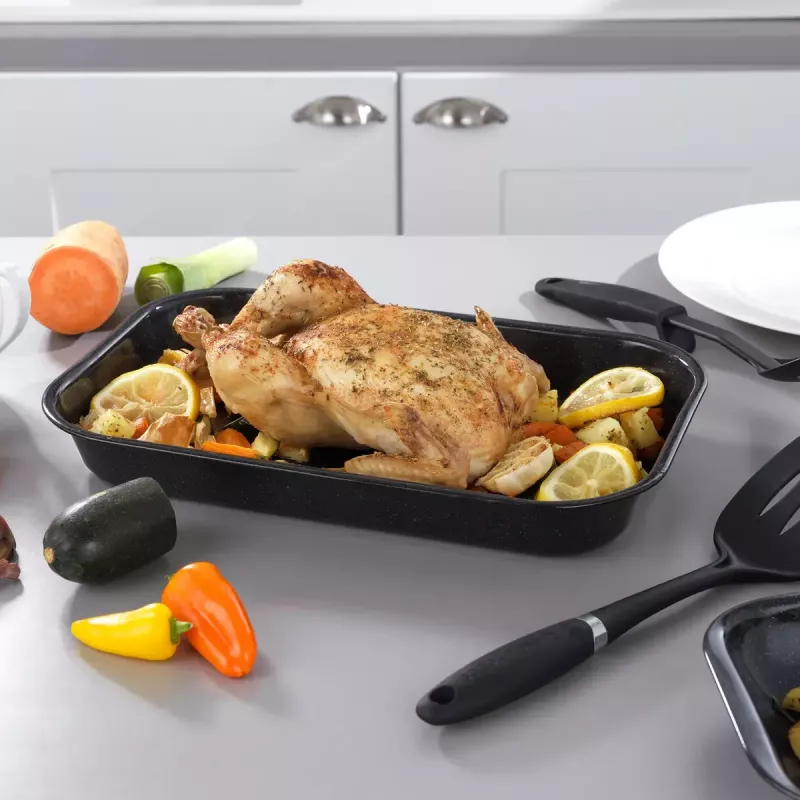 Kepimo ir pjaustymo padėklų rinkinys Russell Hobbs CW207011EU, 3 vnt. – kepimo padėklas ir dvi pjaustymo lentelės
