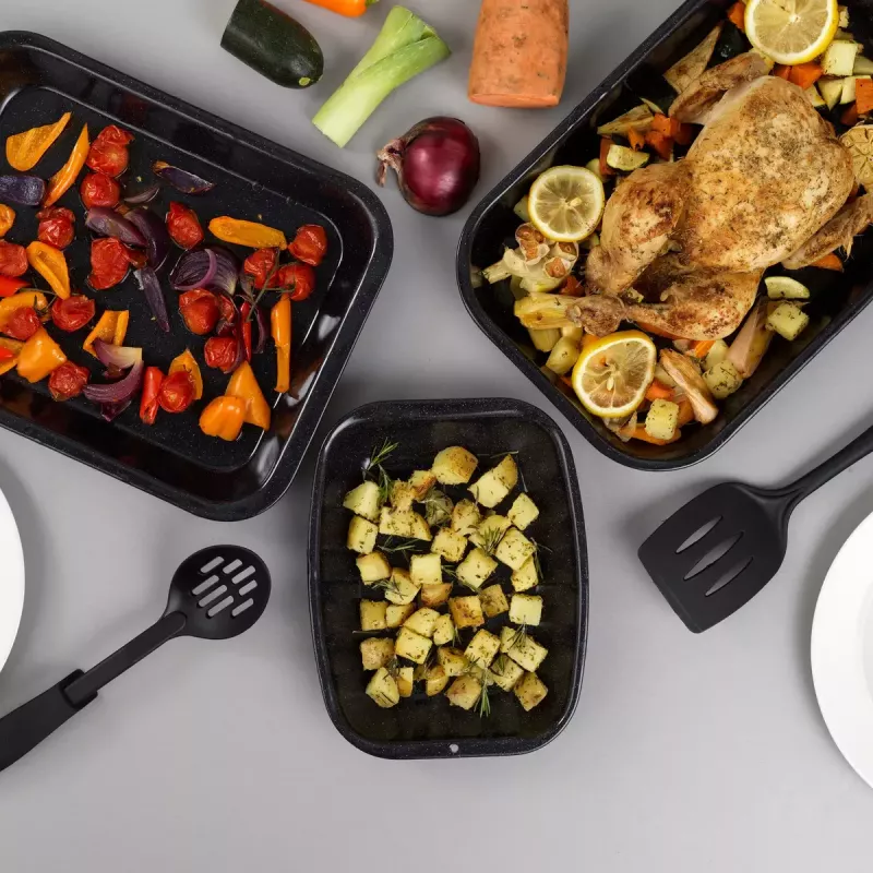Kepimo ir pjaustymo padėklų rinkinys Russell Hobbs CW207011EU, 3 vnt. – kepimo padėklas ir dvi pjaustymo lentelės