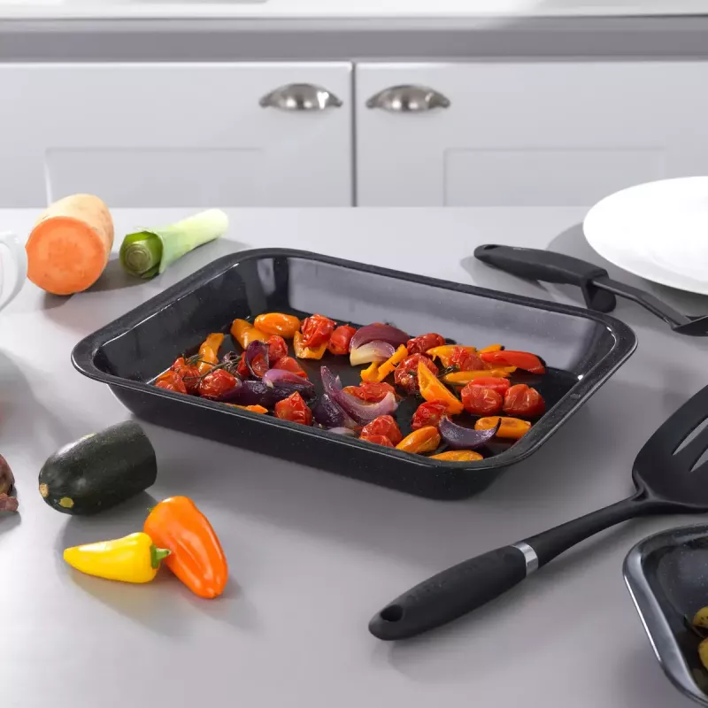Kepimo ir pjaustymo padėklų rinkinys Russell Hobbs CW207011EU, 3 vnt. – kepimo padėklas ir dvi pjaustymo lentelės