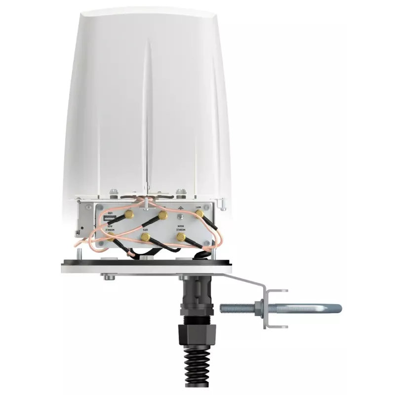 Kryptinė tinklo antena QuWireless QuSpot PoE/LAN 4 dBi, 0,694–6 GHz, vertikali poliarizacija
