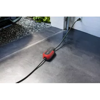 Blaupunkt P1PM2T2 – Juoda plastikinė grindinė įkrovimo stotelė 3700W 8m laidas