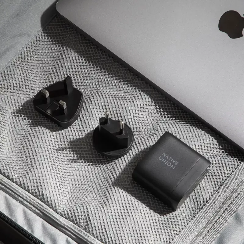 Greitasis GaN įkroviklis Native Union Fast GaN Charger PD 67W Baltas International 2C1A USB-C 2 prievadai 67W AC 100–240V apsauga nuo viršsrovių, viršįtampio, perkaitimo