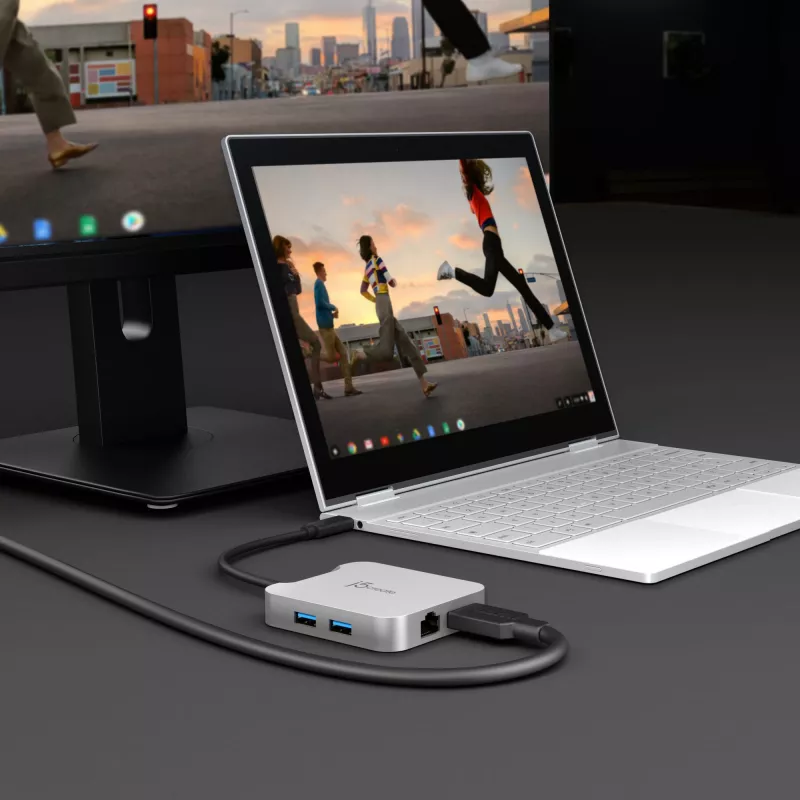 j5create JCD391 4K60 Elite USB-C® PD kelių prievadų adapteris, sidabrinis