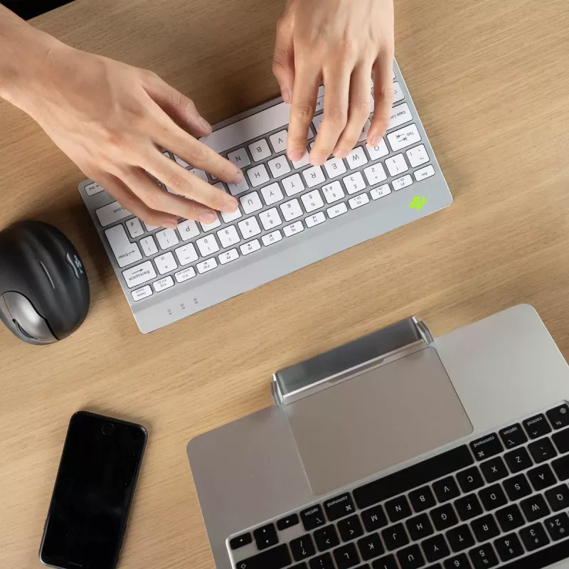Ergonominė klaviatūra R-Go Tools Compact Break, kompaktiška su pertraukų programine įranga, QWERTZ (DE), Bluetooth, balta