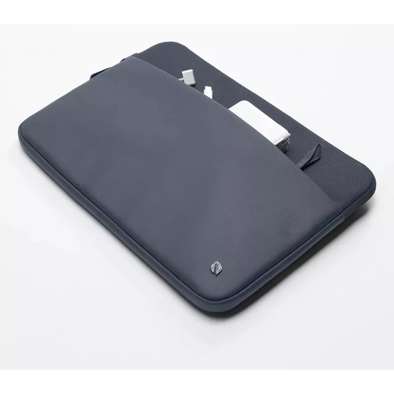 Incase A.R.C. Sleeve 16 inch nešiojamam kompiuteriui iš 100% perdirbto poliesterio (M1-M4, 2021-2024) tamsiai mėlyna