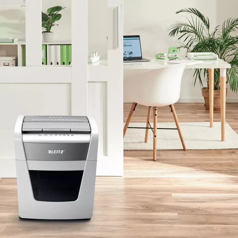 Popieriaus smulkintuvas LEITZ IQ Autofeed Small Office50 P4